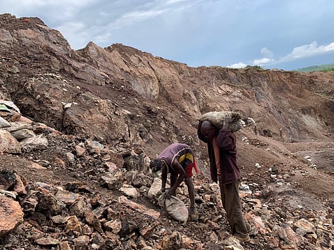 Artisanal cobalt miners in the Democratic Republic of Congo / (Image for illustrative purposes)