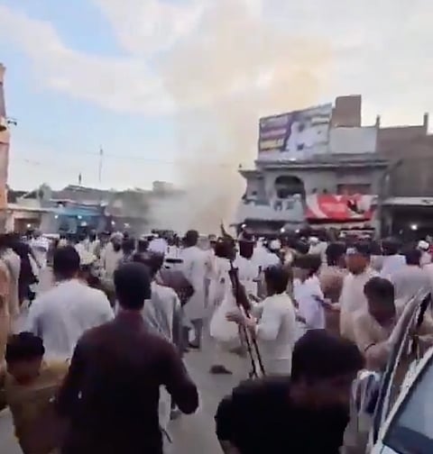 Suicide Bomber Kills 14 Outside Police Station in Pakistan’s Swat Valley