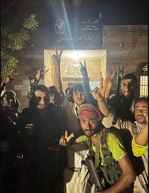 Houthi forces in the city of Hais, southern Yemen.