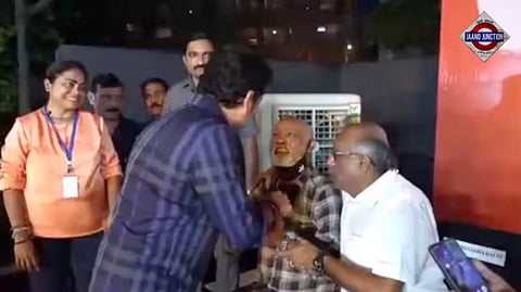 Vinod Kambli meets Sachin Tendulkar during an event