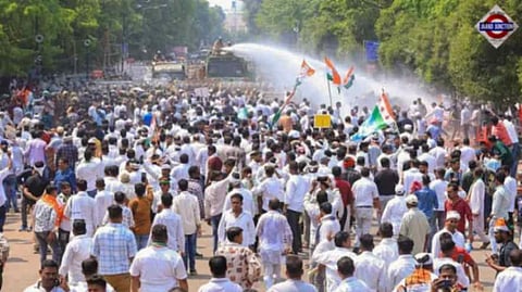 Congress workers vs cops outside Odisha assembly, lathicharge, water cannons used