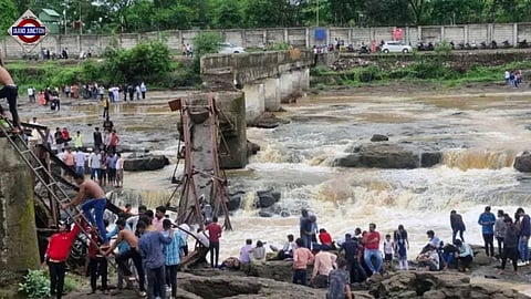 The old bridge on Indrayani river collapsed.