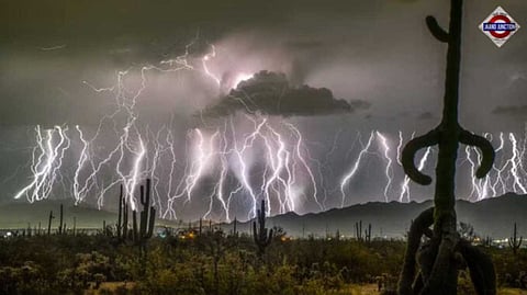 WORLD RECORD: USA records the world's longest 'Megaflash' spanning 829 km!