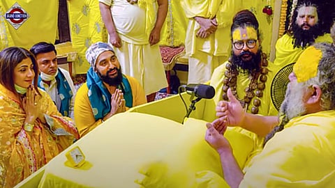 Raj Kundra offers kidney to Premanand Maharaj during Vrindavan visit with wife Shilpa Shetty.
