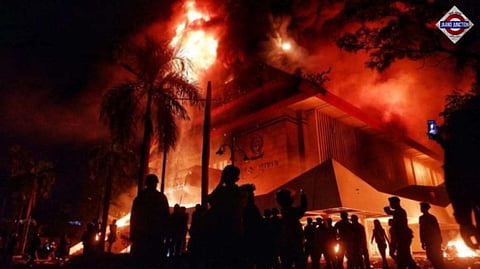 Deadly protests across Indonesia, citizens set Parliament on fire due to corruption by politicians
