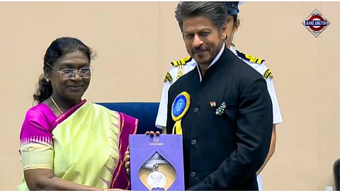 Shah Rukh Khan receives Best National Actor Award