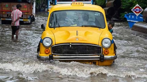 4 Dead As Kolkata Grapples With Heavy Rain; Streets Waterlogged, Traffic Disrupted