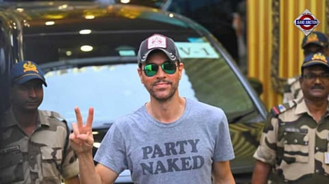 Enrique Iglesias arrives in India after 13 years for Mumbai concert