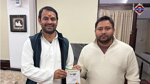 Tej Pratap Yadav Meets Lalu, Tejashwi, Invites Them For Dahi-Chura Feast