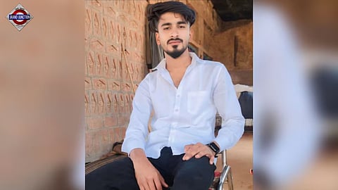 The accused Sachin Singh was an autodriver in Kanpur. 