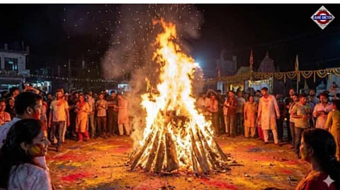 Holika Dahan 2026 Date: 2 या 3 मार्च, कब है होलिका दहन? पढ़ें पूजा मुहूर्त और चंद्र ग्रहण का समय