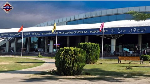 2 US nationals detained at Srinagar airport after satellite phone found in luggage.