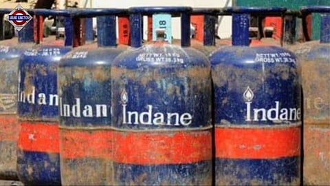 Commercial, mini LPG prices hiked Rs 993 and Rs 261