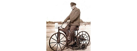 10th November 1885, German Engineer Gottlieb Daimler Unveiled The World's First Motorcycle