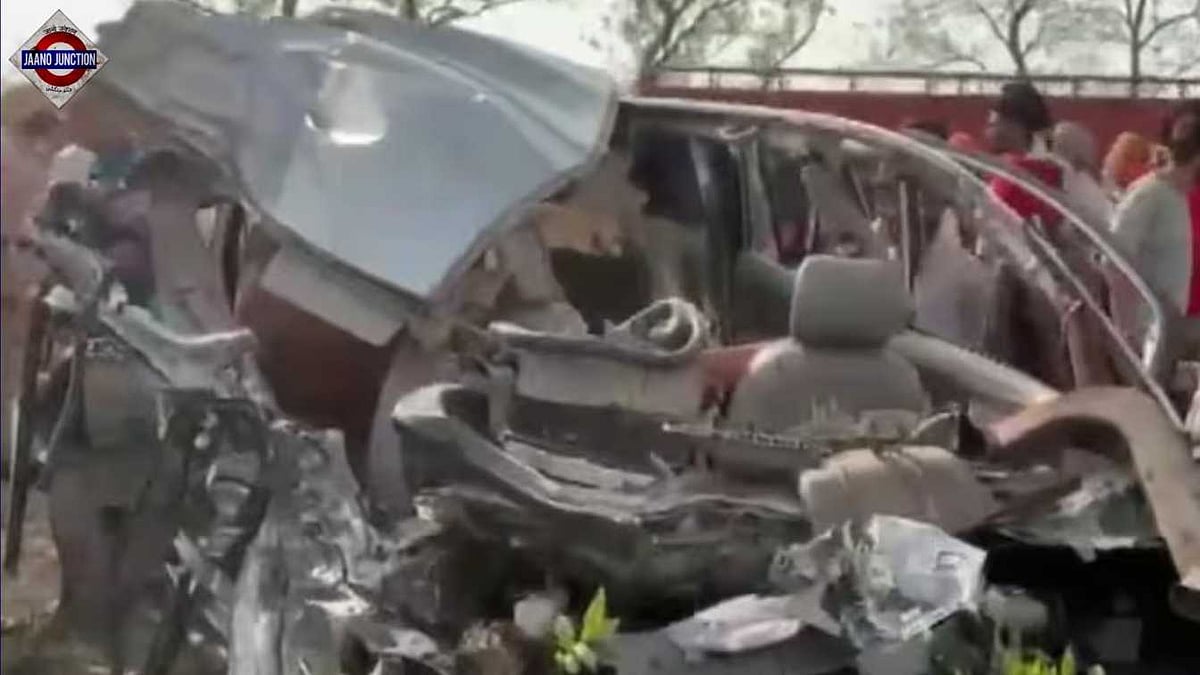 6 school students, cab driver killed in car-tipper truck collision in ...