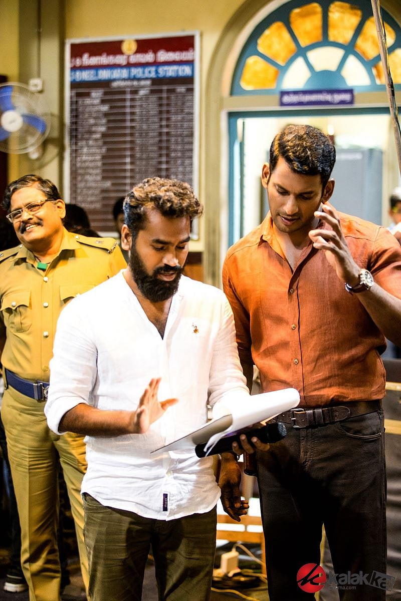 அயோக்கியா படத்தின் பிரத்யேக ஸ்டில்ஸ் 