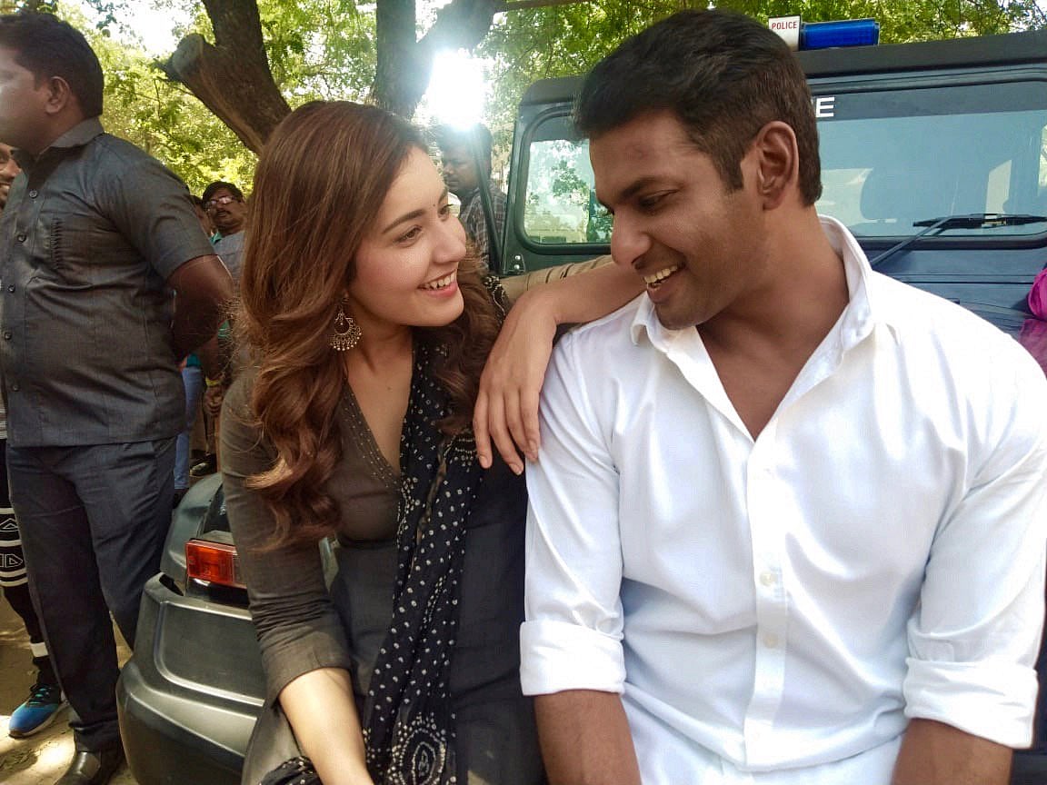 அயோக்கியா படத்தின் பிரத்யேக ஸ்டில்ஸ் 