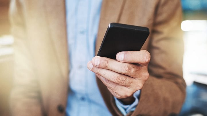 இந்தியாவில் செய்திகளைப் பார்க்க ஸ்மார்ட்போனை பயன்படுத்துகின்றனர்