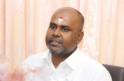 ஹோட்டலில் கூட்டம் கூட்டிய அதிமுக அமைச்சர்: ஊரடங்கை மீறி அதிகார துஷ்பிரயோகம் செய்த உதயகுமார் மீது புகார்!