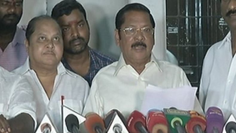  சபாநாயகர் மீது நம்பிக்கையில்லா தீர்மானம்: பேரவை செயலாளரிடன் ஆர்.எஸ்.பாரதி மனு!