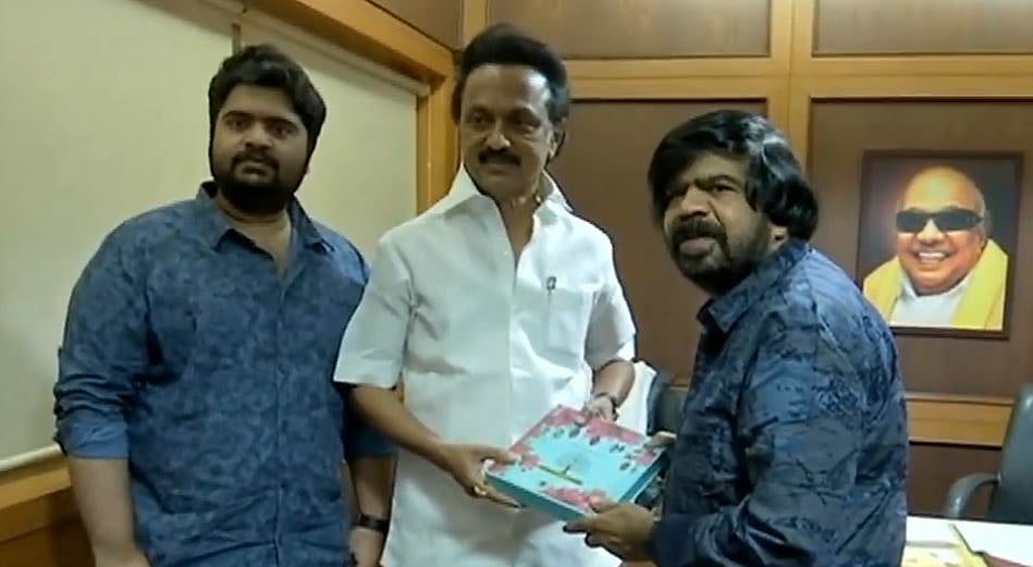 தி.மு.க தலைவர் மு.க.ஸ்டாலினுடன் டி.ராஜேந்தர், குறளரசன்