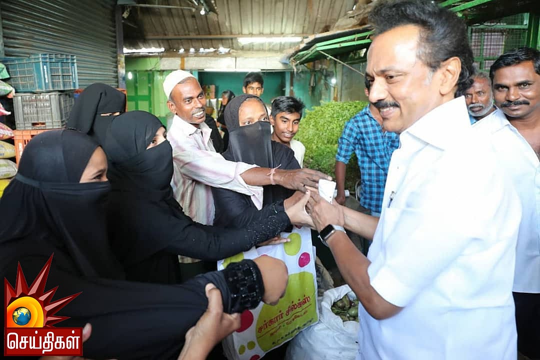 ஆம்பூரில் வாக்கு சேகரிக்கச் சென்ற போது தலைவர் ஸ்டாலினை வரவேற்ற இஸ்லாமிய பெண்கள்