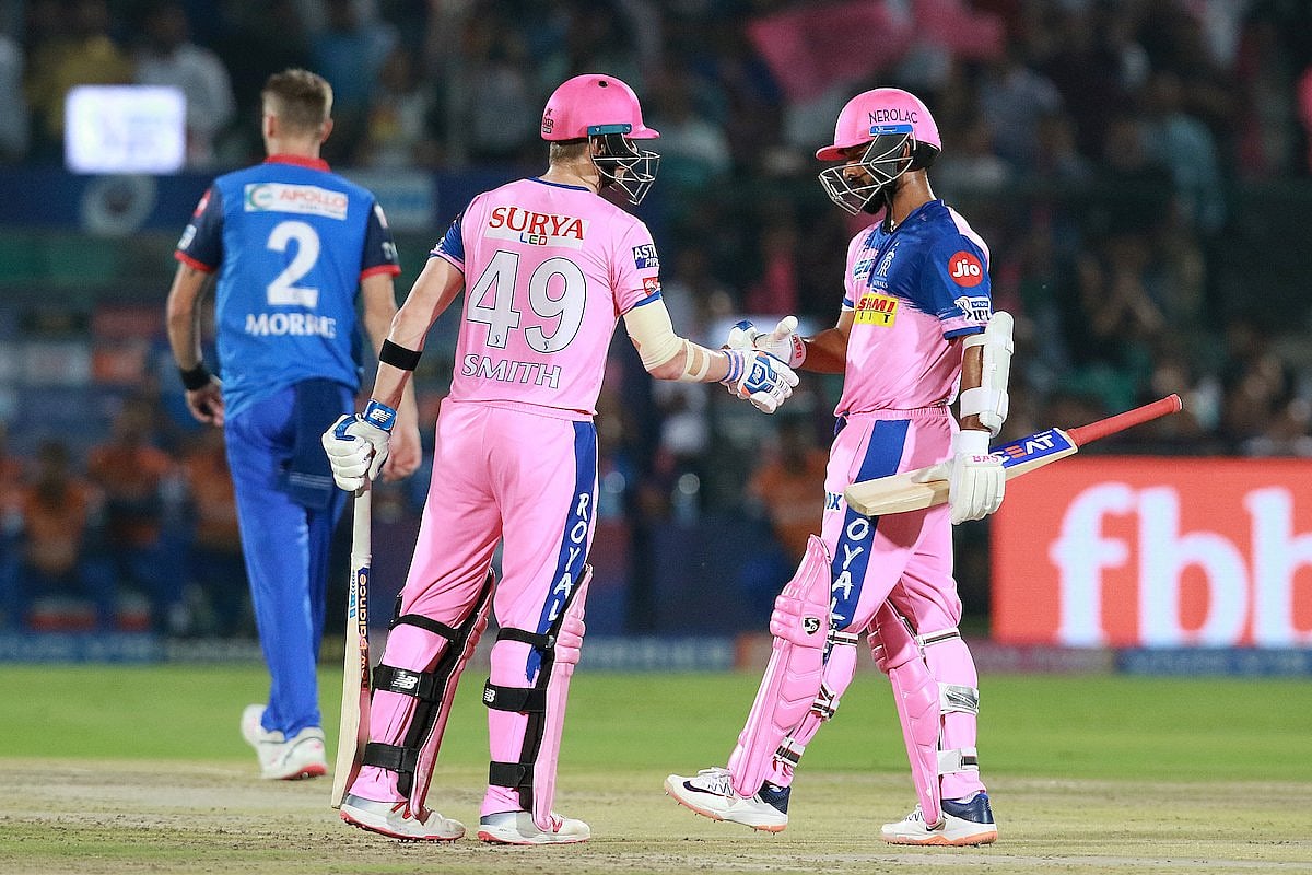 2-வது விக்கெட்டுக்கு ரஹானே-ஸ்டீவன் சுமித் இணை 130 ரன்கள் திரட்டியது