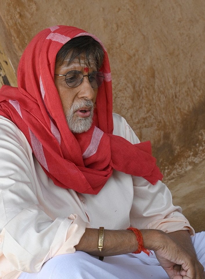 உயர்ந்த மனிதன் படத்தின் பிரத்யேக ஸ்டில்ஸ்   
