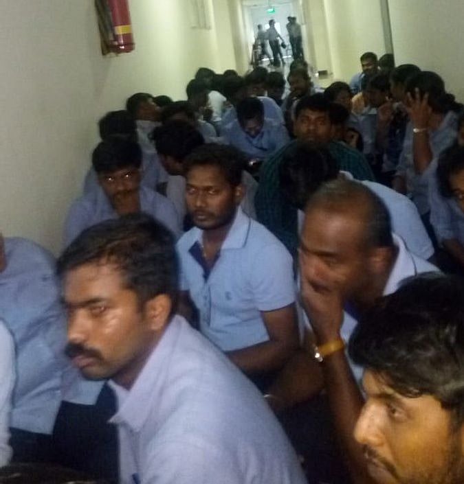 சங்கம் அமைத்ததால் 8 பேர் டிஸ்மிஸ் - மெட்ரோ ஊழியர்கள் உள்ளிருப்புப் போராட்டம்!