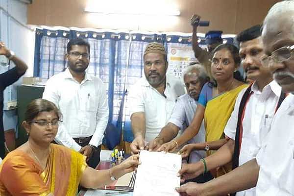 வேட்பு மனுத்தாக்கல் செய்தார் செந்தில் பாலாஜி !  