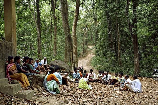 கார்ப்பரேட்களுக்கு காடுகளை தாரைவார்க்க பழங்குடிகளை விரட்டும் பா.ஜ.க அரசு!
