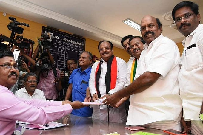 சூலூர் இடைத்தேர்தல் : வேட்புமனு தாக்கல் செய்தார் பொங்கலூர் பழனிச்சாமி!