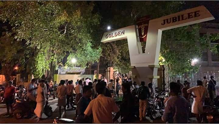 வாக்குப்பதிவு இயந்திரங்கள் வைக்கப்பட்ட அறைக்குச் சென்ற பெண் அதிகாரி - மதுரையில் பரபரப்பு!