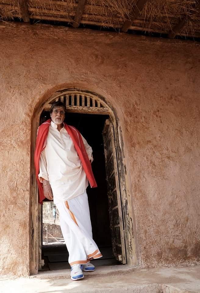 உயர்ந்த மனிதன் படத்தின் பிரத்யேக ஸ்டில்ஸ்   