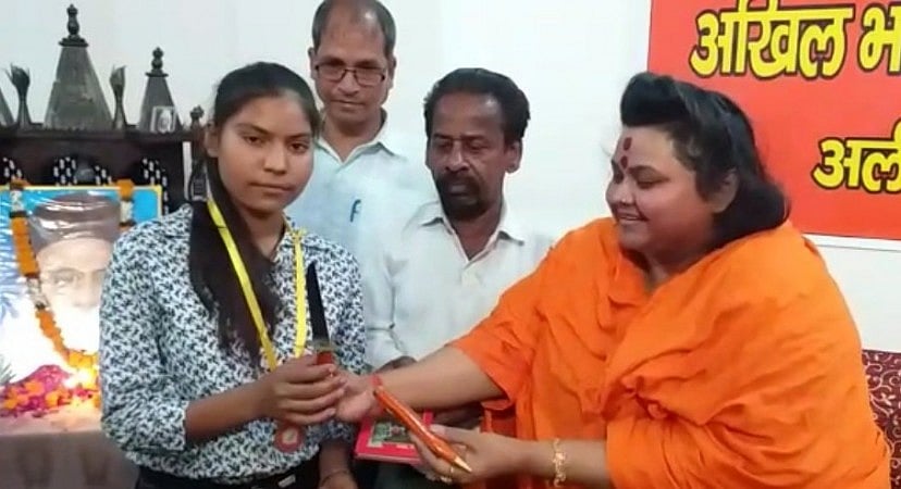 “அப்போ தேசபக்தர், இப்போ தேசியவாதி” : காந்தியைக் கொன்ற கோட்சேவைக் கொண்டாடும்  பா.ஜ.க ? 