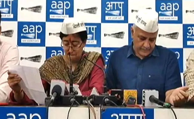 கௌதம் கம்பீரின் செயல்பாடு கீழ்த்தரமாக உள்ளது ! கண்ணீர் வடித்த ஆம் ஆத்மி பெண் வேட்பாளர்!