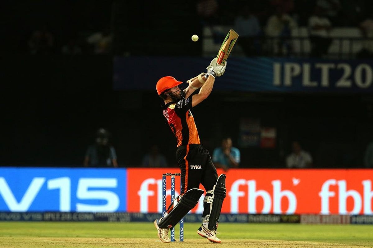 வெளியேறியது சன் ரைசர்ஸ் : இறுதிப் போட்டிக்கான மோதலில் சென்னை & டெல்லி அணிகள்!