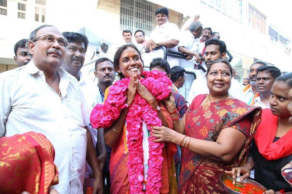 “கொடுத்த வாக்குறுதியை நிறைவேற்ற அயராது உழைப்போம்” : கரூர் எம்.பி. ஜோதிமணி!