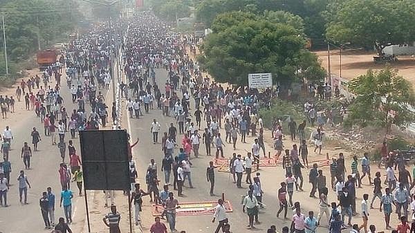 ஸ்டெர்லைட் படுகொலை நினைவேந்தல் : முட்டுக்கட்டை போடும் காவல்துறை!