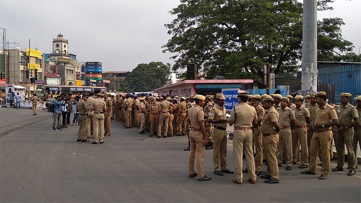 வாக்கு எண்ணிக்கை: பாதுகாப்புக்காக சென்னையில் 10,000 போலீசார் குவிப்பு!