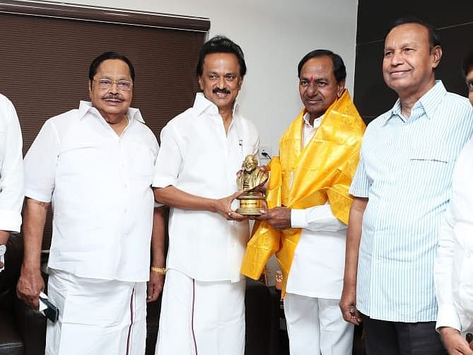 தி.மு.க தலைவர் மு.க.ஸ்டாலினை சந்தித்தார் தெலங்கானா முதல்வர்!