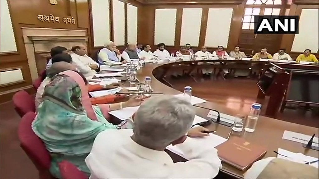 60 வயதை கடந்த சிறு வியாபாரிகளுக்கு 3000 ரூபாய் பென்ஷன் - அமைச்சரவை கூட்டத்தில் ஒப்புதல்!