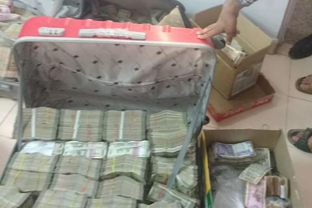 திருப்பரங்குன்றம் வாக்காளர்களுக்கு தலா ரூ.4,000 - அ.தி.மு.க-வினர் தப்பி ஓட்டம்!