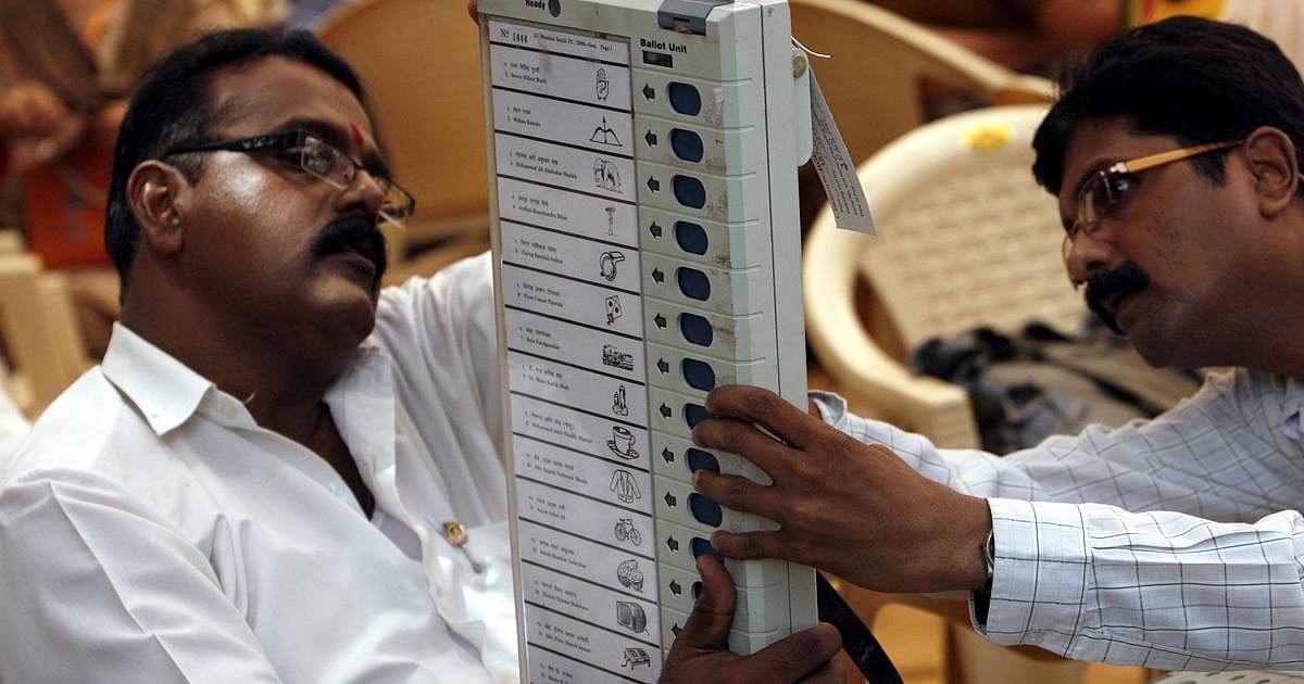 காணாமல் போய் 15 மணி நேரம் கழித்து கிடைத்த EVM மெஷின்  - ‘ஷாக்’ ஆன தேர்தல் ஆணையம்