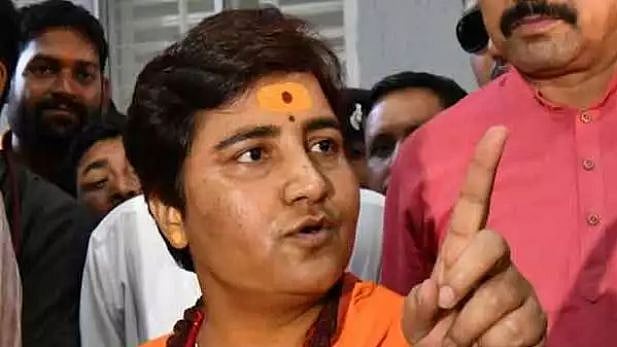 “கோட்சே ஒரு தேசபக்தர்” எனக் கூறிய விவகாரம் : அறிக்கை கோரும் தேர்தல் ஆணையம்!