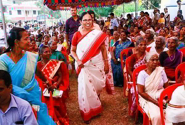 ஃபேஸ்புக்கில் வந்த அவசர கோரிக்கை - உடனடியாக செயல்பட்டு உயிரை காப்பாற்றிய கேரள அமைச்சர்