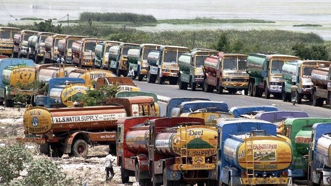 வணிக ரீதியாகத் தண்ணீர் எடுக்க தடை விதிக்க  வேண்டும்: அரசுக்கு பொதுப்பணித்துறை பரிந்துரை!