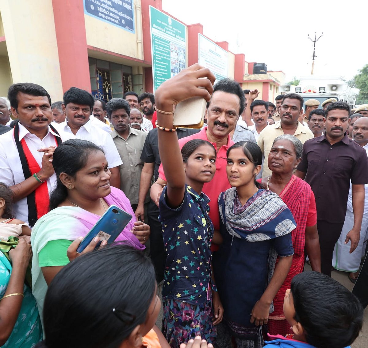 புகழூரில் காவிரியின் குறுக்கே தடுப்பணை கட்டப்படும்: அரவக்குறிச்சியில் மு.க.ஸ்டாலின் உறுதி