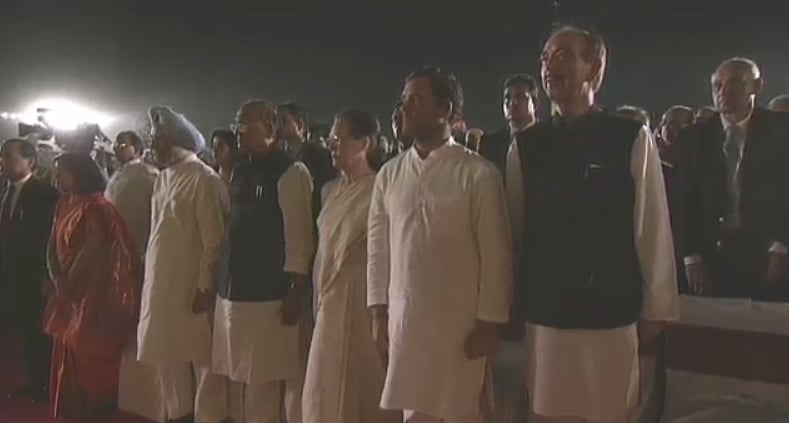 #LIVE பிரதமராக பதவியேற்றார் மோடி - அமைச்சரவையில் இடம் பெற்றவர்களின் பட்டியல்!