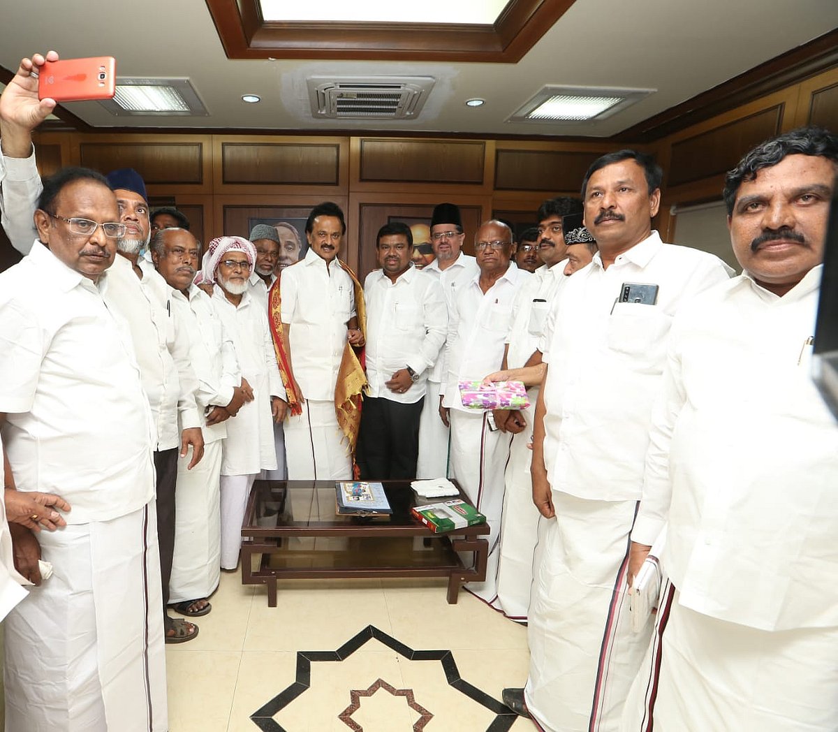 தி.மு.க தலைவரைச் சந்தித்து வாழ்த்துப் பெற்ற கூட்டணிக் கட்சி எம்.பி.க்கள்! (Album)